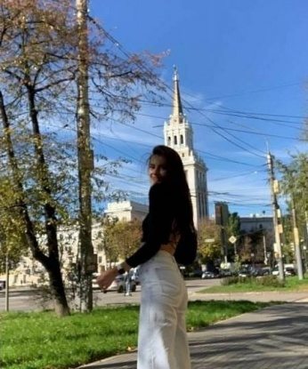 Мои услуги включают классический и релакс-массаж, эротический массаж, а также интимные утехи. Я открыта для экспериментов, люблю новые ощущения и фантазии. Мои клиенты остаются довольными и хотят возвращаться ко мне снова и снова. У меня есть свои фото, чтобы убедиться в моей привлекательности. Пиши или звони мне, и мы сможем организовать встречу в уютной обстановке. Жду тебя, чтобы сделать твои желания реальностью! 🌟💋🔥 Нюшенька
